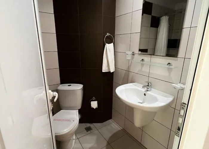 кристал מלון