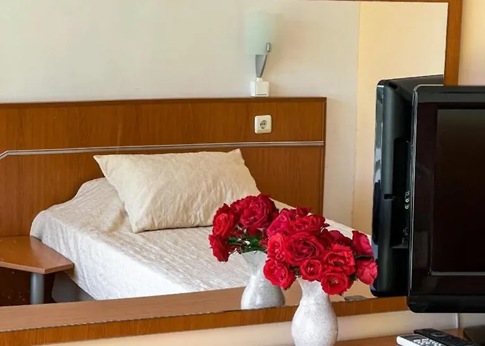 кристал מלון רבדה